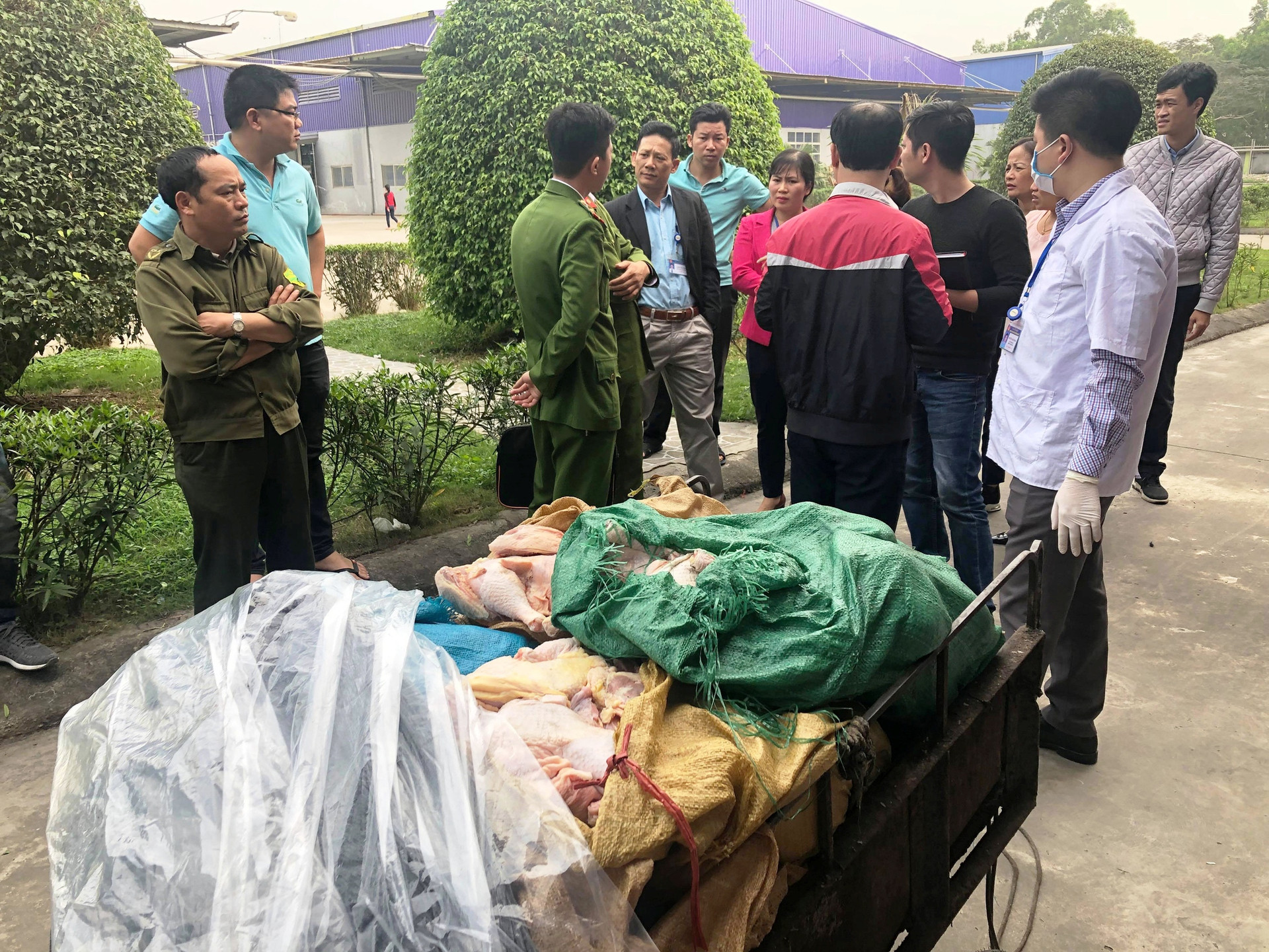 Vụ hơn 1.200 công nhân bỏ bữa tại Ninh Bình: Đoàn kiểm tra liên ngành làm việc với doanh nghiệp