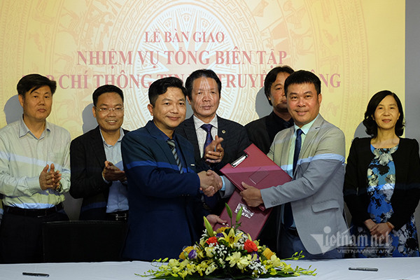 Nhà báo Nguyễn Bá chính thức nhận nhiệm vụ Tổng biên tập Tạp chí Thông tin và Truyền thông