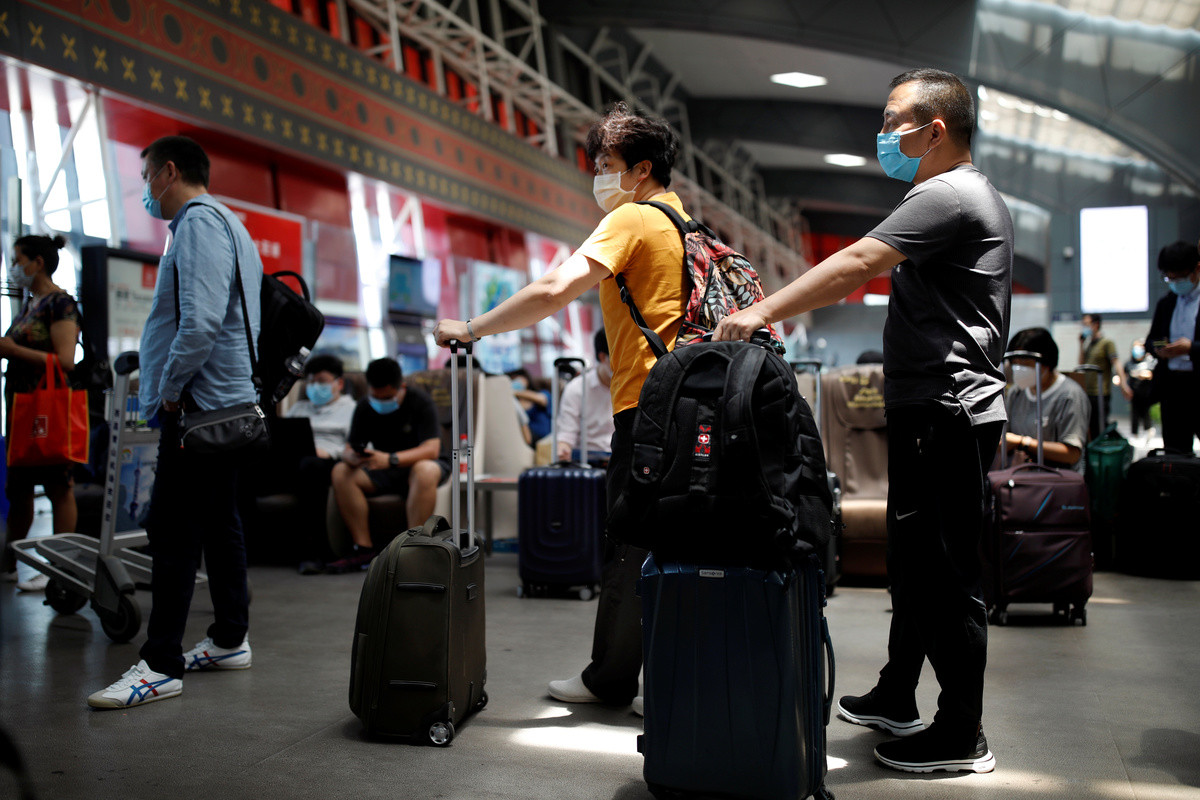 Hàng loạt chuyến bay đến và đi khỏi Bắc Kinh bị hủy trong hôm 17/6. (Nguồn: AP).