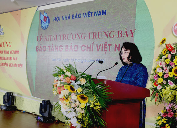 1. Phó Chủ tịch nước Đặng Thị Ngọc Thịnh phát biểu chúc mừng khai trương trưng bày Bảo tàng Báo chí.