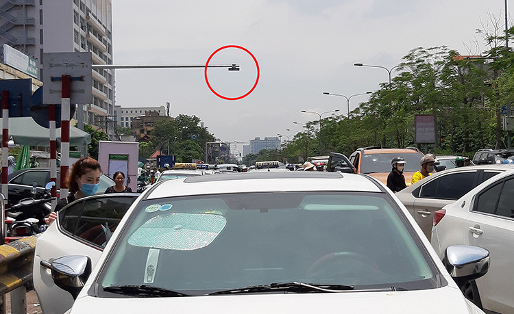 Phòng Cảnh sát giao thông (CSGT-Công an TP Hà Nội) đang đẩy mạnh lắp đặt camera giám sát giao thông để phạt nguội vi phạm.
