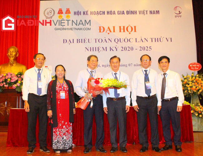 Ban thường trực Hội Kế hoạch hóa gia đình Việt Nam nhiệm kỳ VI (2020 - 2025).