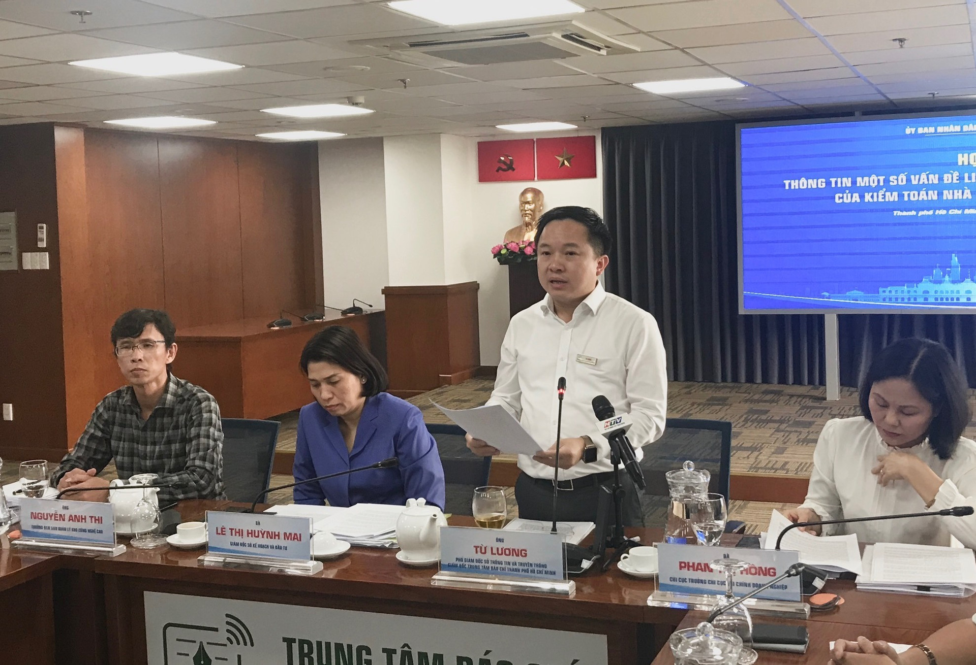 Ông Từ Lương, Phó Giám đốc Sở TT-TT TP HCM thông tin một số vấn đề liên quan đến kết luận của KTNN tại TP HCM.