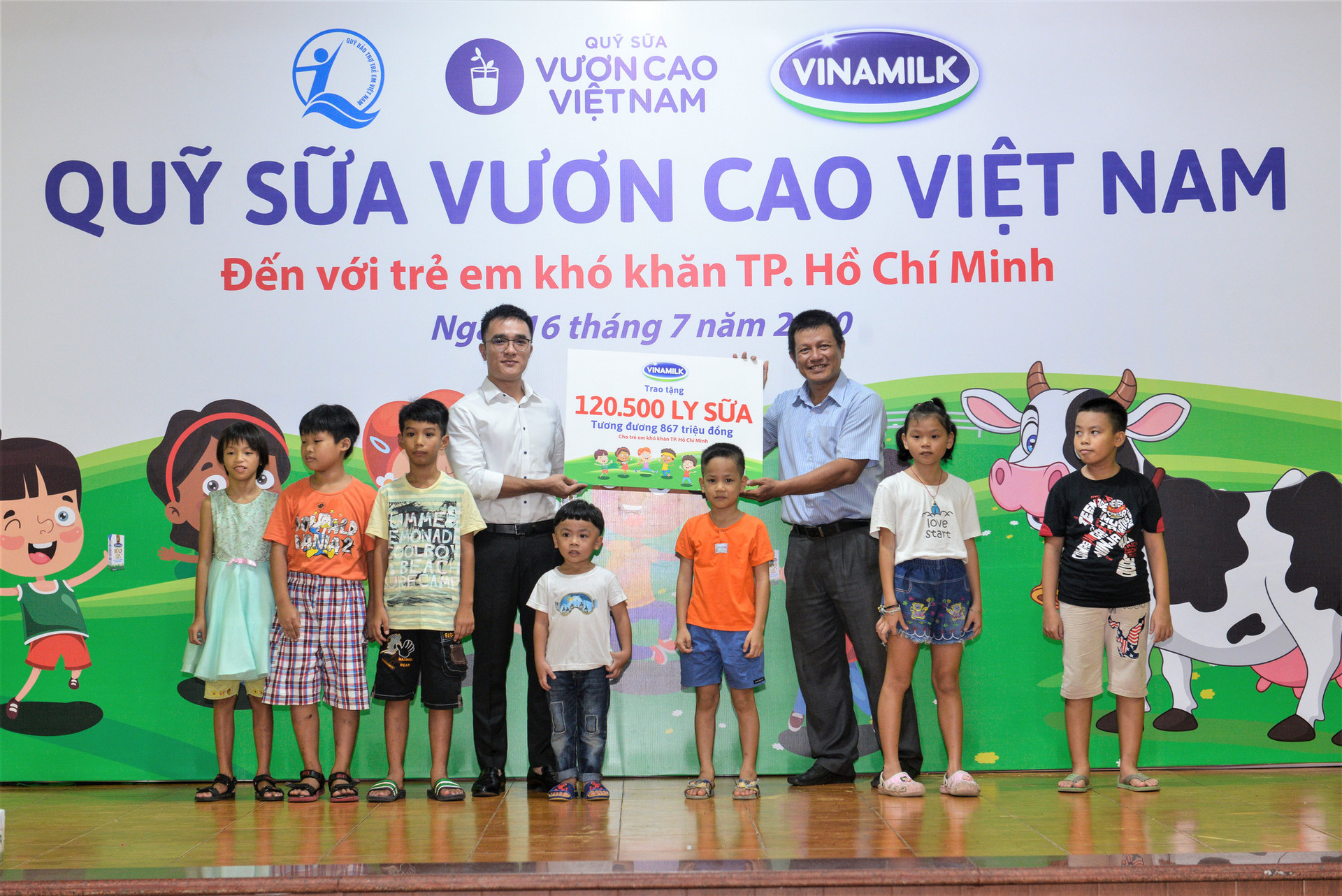 Đây cũng là 1 trong 10 trung tâm bảo trợ xã hội và các cơ sở nuôi dưỡng trẻ em mồ côi, khuyết tật, trẻ em có hoàn cảnh khó khăn của TP HCM được Quỹ sữa Vươn cao Việt Nam và công ty Vinamilk hỗ trợ sữa năm nay.