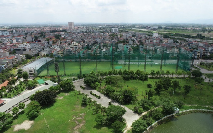 Sân golf nằm trong công viên Hoàng Hoa Thám (Bắc Giang).