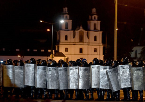 Lực lượng an ninh Minsk sau cuộc bầu cử. (Nguồn: AFP).