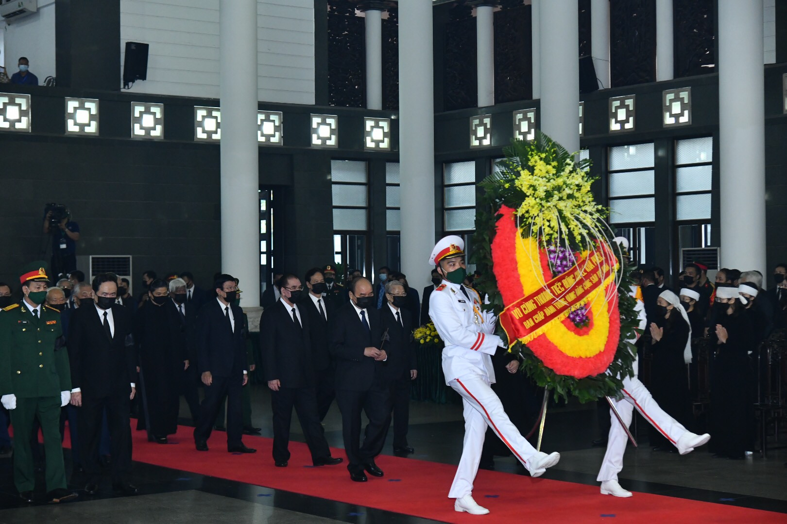 Đoàn đại biểu Đảng, Nhà nước, Chính phủ, Quốc hôi, MTTQ Việt Nam do Thủ tướng Nguyễn Xuân Phcus dẫn đầu vào viếng