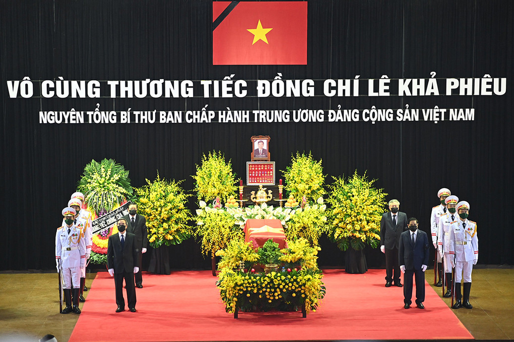 Linh cữu nguyên Tổng Bí thư Lê Khả Phiêu được quàn tại Nhà tang lễ quốc gia.