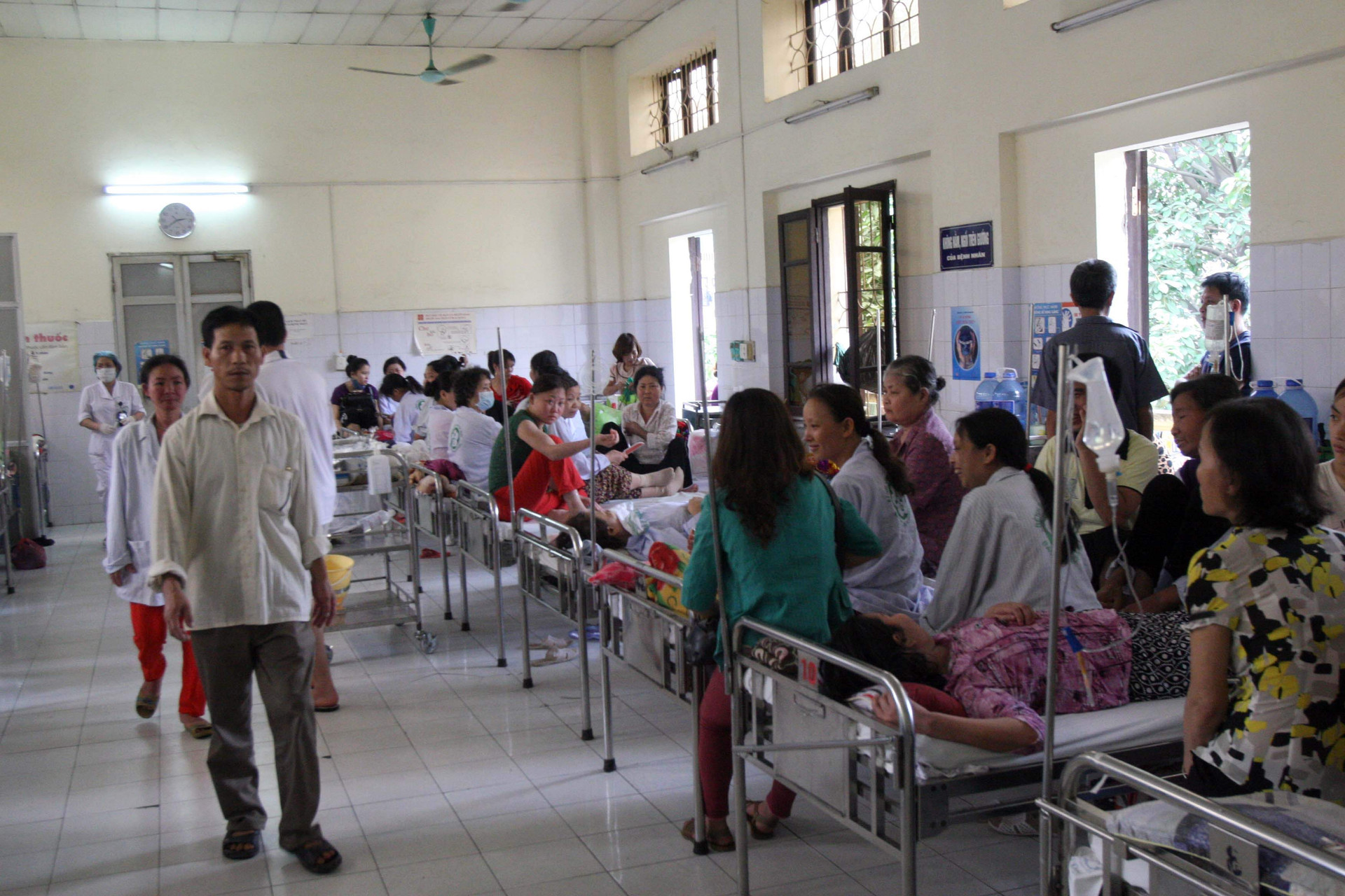 Sẽ giảm thiểu tối đa người nhà chăm sóc người bệnh để phòng dịch Covid-19Ảnh: Quang Vinh.