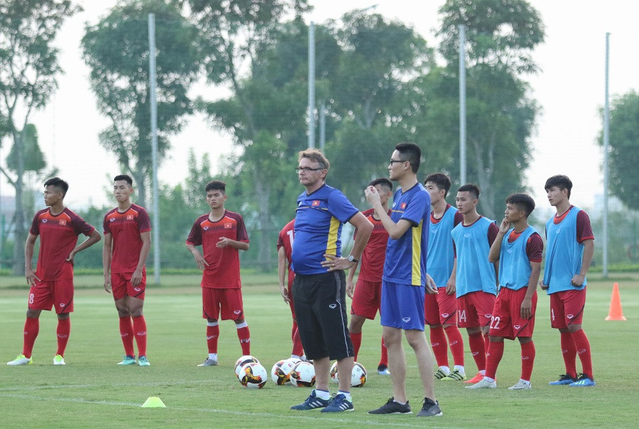 HLV trưởng tuyển U19 Việt Nam Philippe Troussier đã triệu tập 36 tuyển thủ U19 Việt Nam cho lần tập trung thứ 3 này