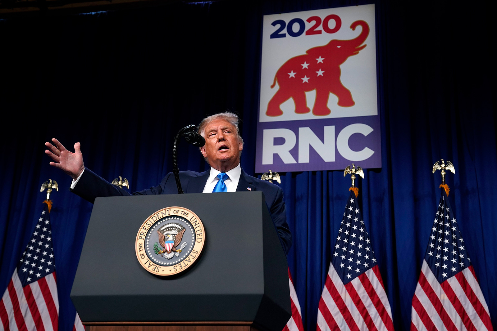 Ông Donald Trump chính thức nhận được đề cử của đảng Cộng hòa (Nguồn: CNN).
