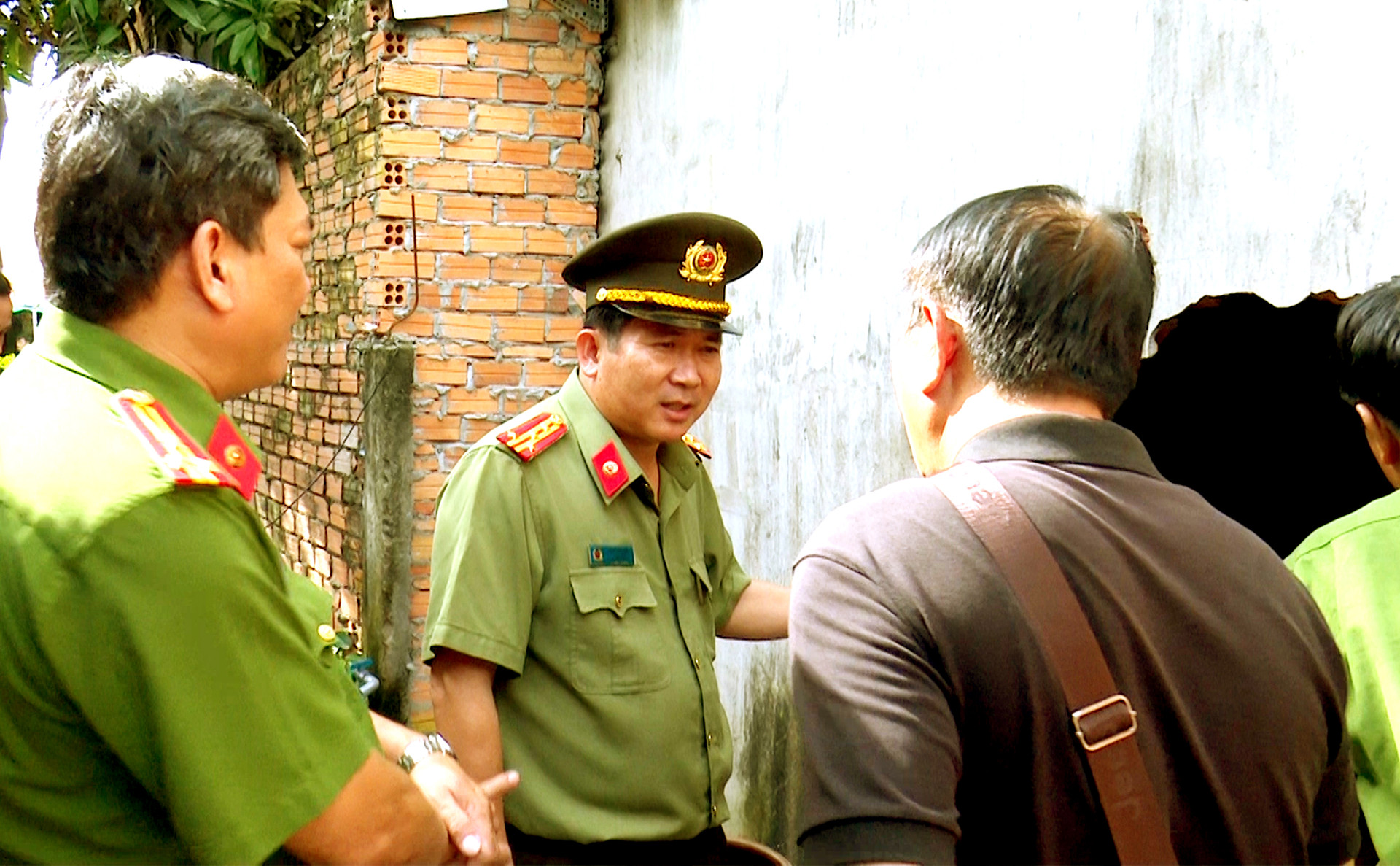  Đại tá Đinh Văn Nơi, Giám đốc Công an tỉnh trực tiếp “đánh án”.