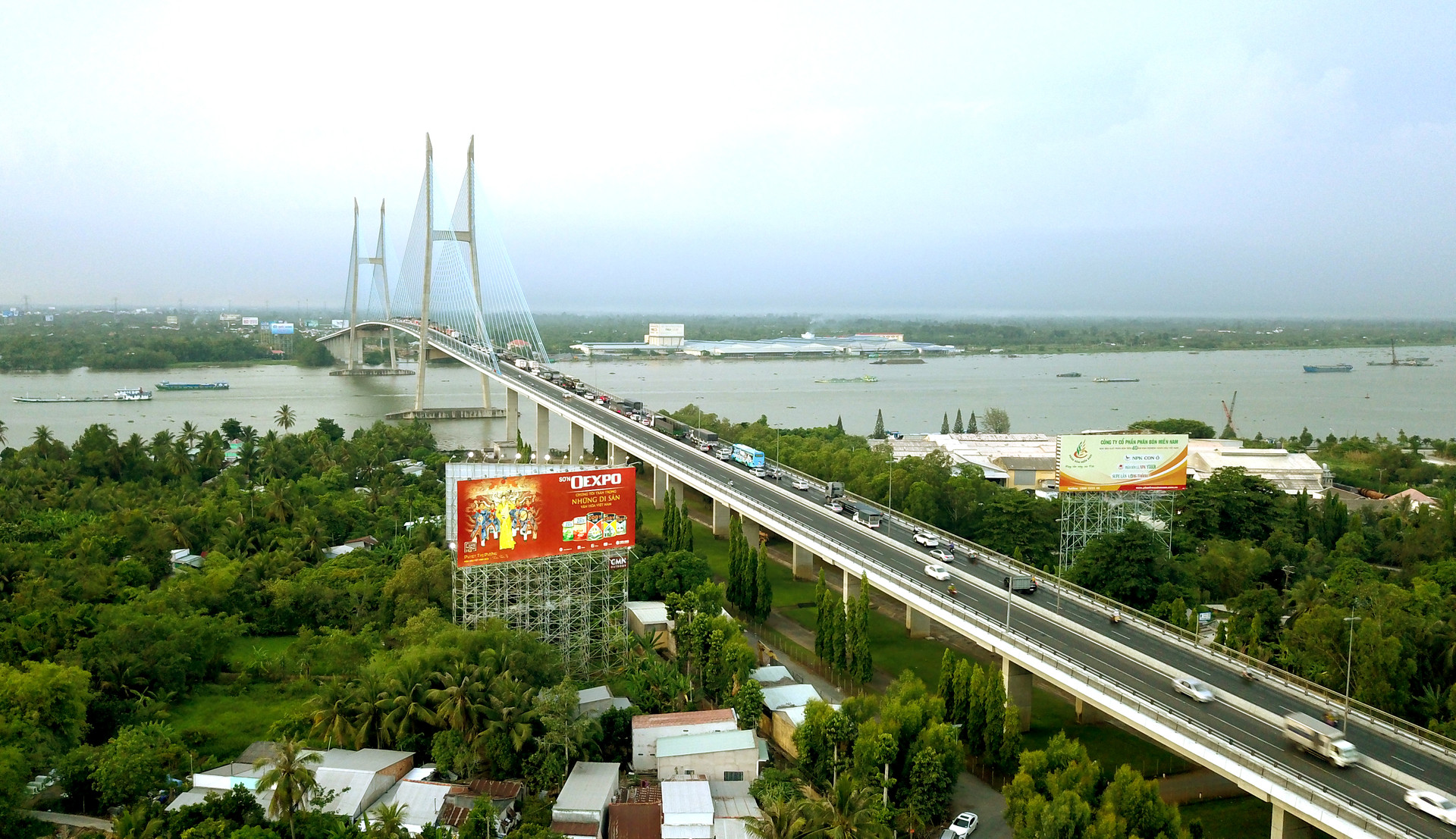 Cầu Mỹ Thuận.