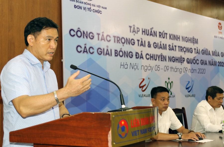 Ông Trần Anh Tú – Ủy viên Thường trực BCH LĐBĐVN – phát biểu chỉ đạo tại buổi lễ.