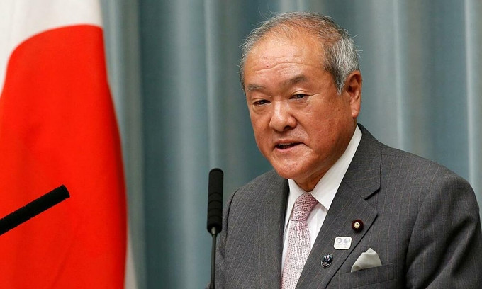 Chủ tịch Đại Hội đồng đảng Dân chủ Tự do (LDP) Shunichi Suzuki phát biểu ở Tokyo, Nhật Bản, tháng 8/2017. Ảnh: Reuters.