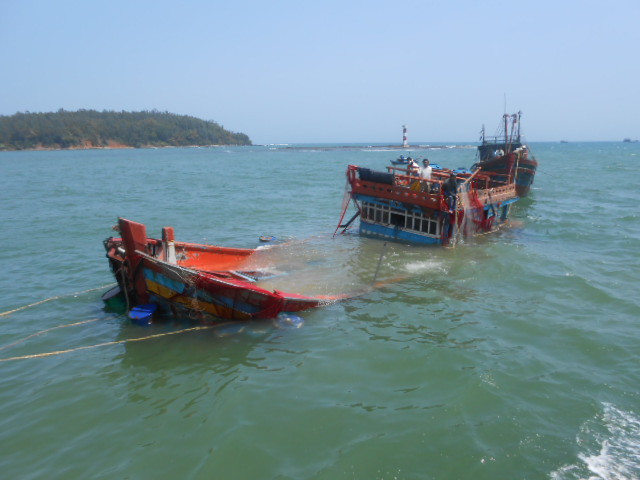 Một tàu cá Quảng Ngãi gặp nạn trên biển. (Ảnh minh họa).