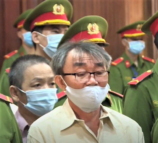 Xuất phát từ bức xúc về tranh chấp đất đai, ông Nguyễn Khanh đã tổ chức 19 đồng phạm tham gia vào khủng bố chống chính quyền.