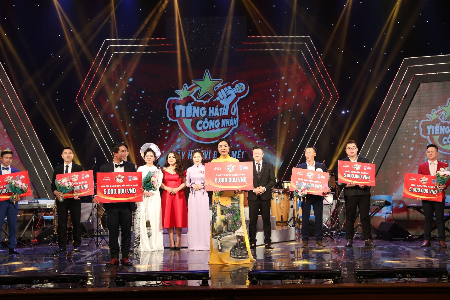 Đặng Duy Ngọc và Nguyễn Thị Hải Yến lần lượt đạt giải thí sinh được yêu thích và giải thí sinh triển vọng.