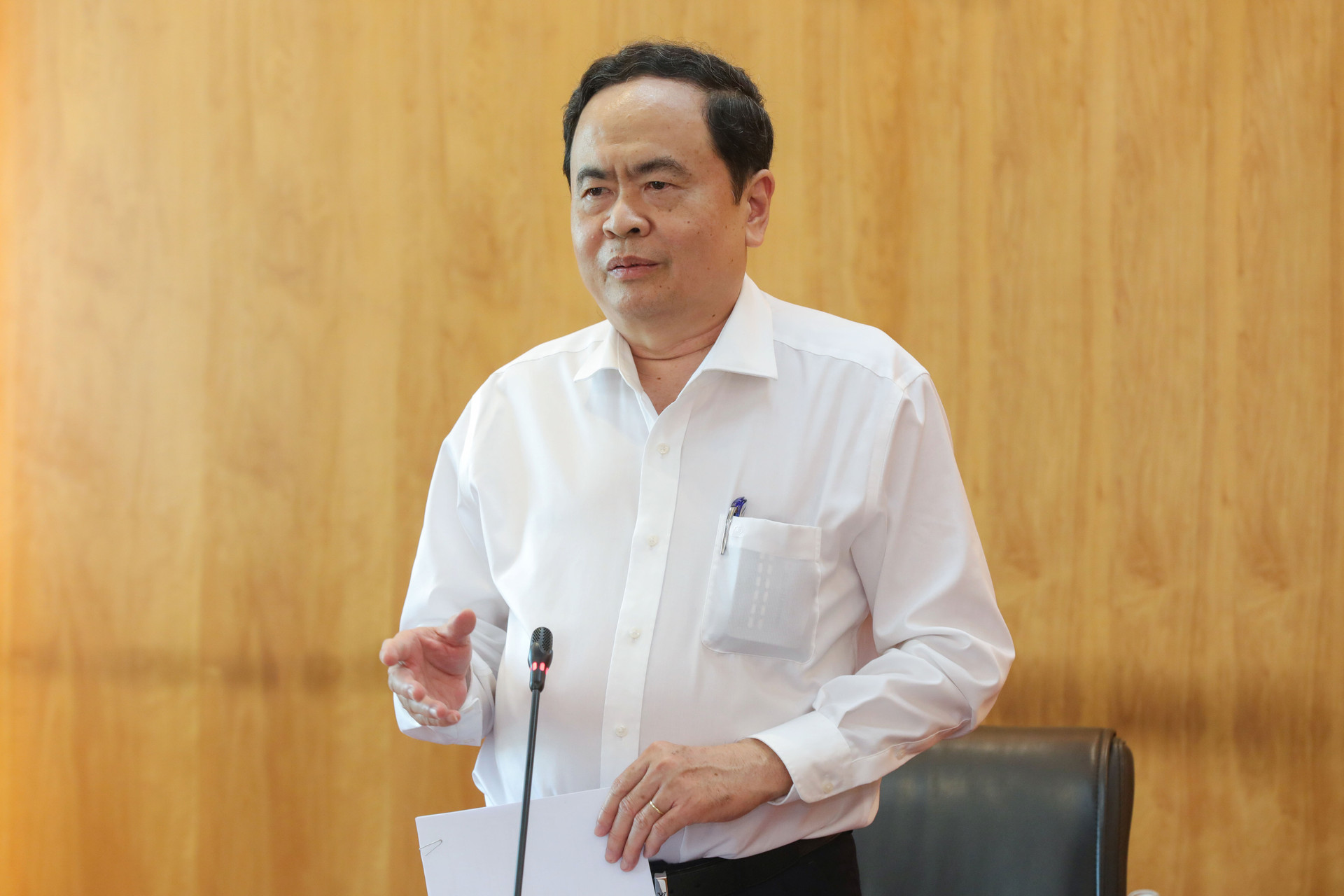 Chủ tịch Trần Thanh Mẫn phát biểu chỉ đạo tại cuộc họp.