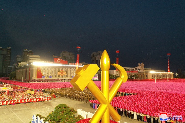 Trong bài phát biểu, nhà lãnh đạo Kim Jong-un nhấn mạnh thành công của Triều Tiên khi nước này cho tới nay chưa ghi nhận bất kỳ ca mắc Covid-19 nào, trong bối cảnh thế giới đang vật lộn chiến đấu với đại dịch khiến hơn 1 triệu người tử vong.