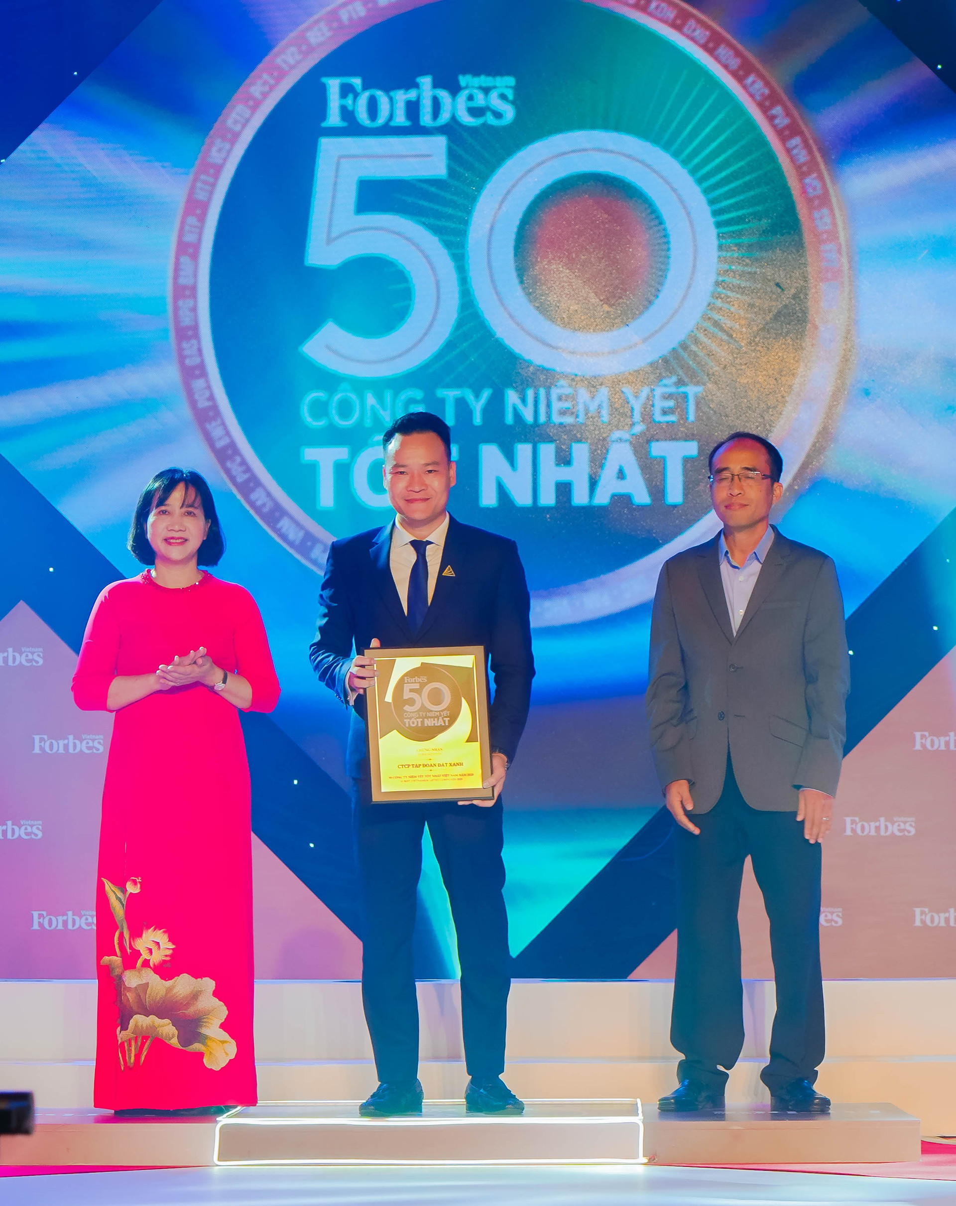 Lần thứ 8 liên tiếp, Tập đoàn Đất Xanh góp mặt trong danh sách 50 công ty niêm yết tốt nhất Việt Nam do Tạp chí Forbes Việt Nam bình chọn.