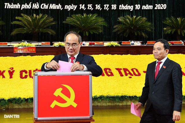 Bộ Chính trị quyết định phân công ông Nguyễn Thiện Nhân, Ủy viên Bộ Chính trị tiếp tục theo dõi, chỉ đạo Đảng bộ TPHCM cho đến khi kết thúc Đại hội Đảng toàn quốc lần khóa XIII.