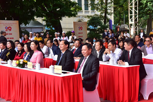 Các đại biểu tham dự hội nghị.