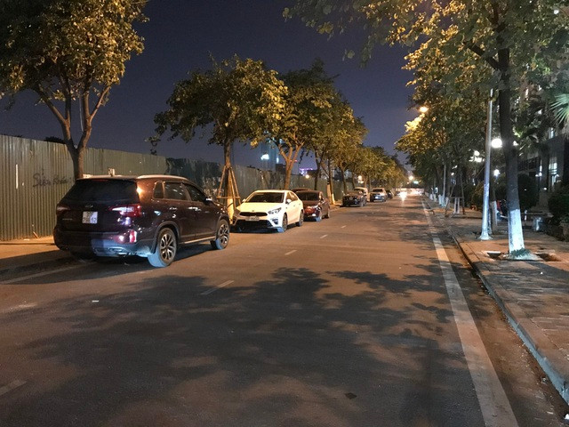 Hà Nội: Hàng loạt ô tô bị xịt sơn khi đỗ trong khu đô thị Dương Nội.
