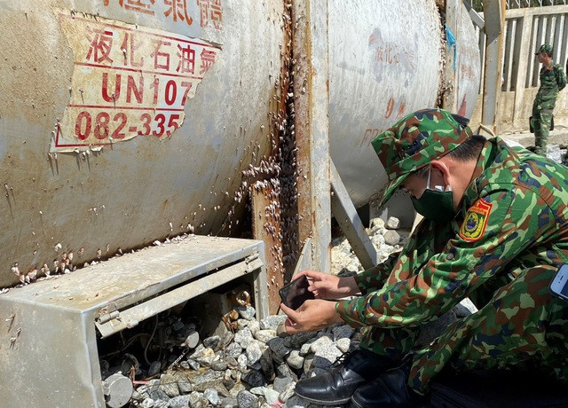 Qua kiểm tra ban đầu, Bộ Tư lệnh Quân khu 5 xác định bồn chứa có chữ Trung Quốc trôi vào bờ biển Quảng Ngãi là bồn khí LPG.