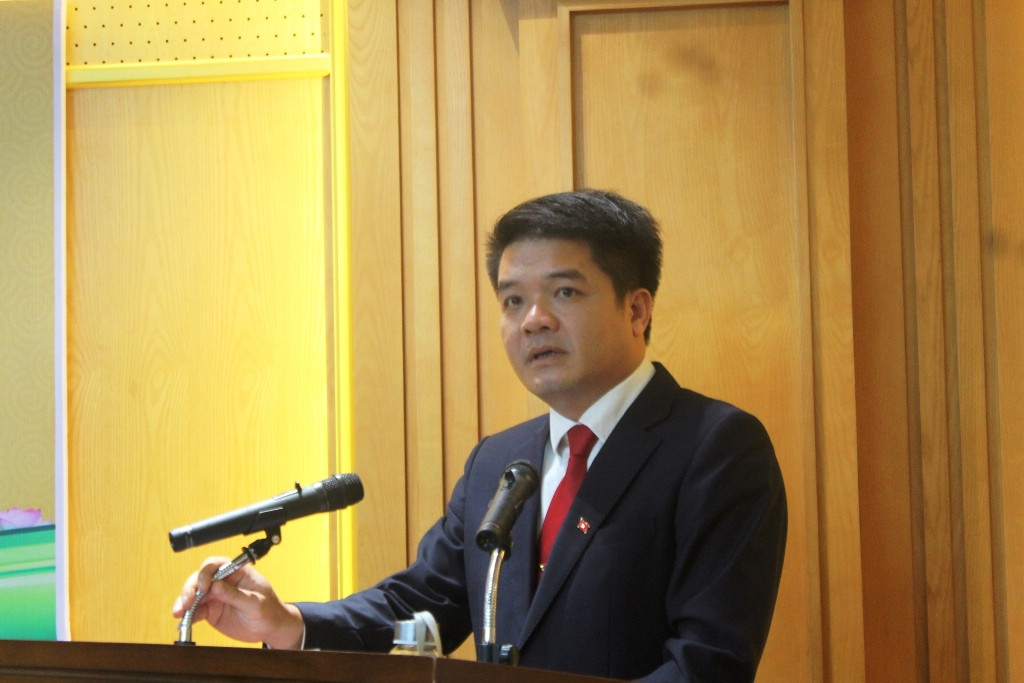 Tân Chủ tịch Ủy ban MTTQ tỉnh Hà Tĩnh Trần Nhật Tân phát biểu nhận nhiệm vụ.