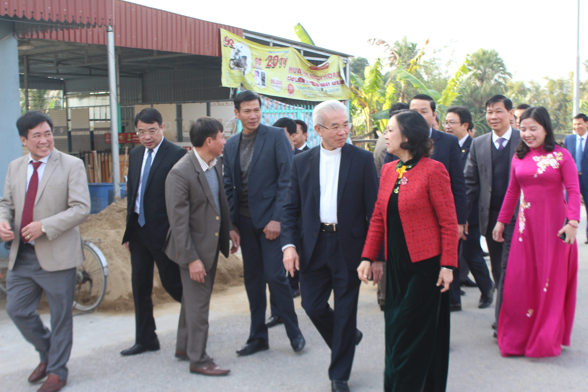 Trưởng ban Dân vận Trung ương Trương Thị Mai về thăm Giáo xứ Phúc Lãng (huyện Quảng Xương, Thanh Hóa).