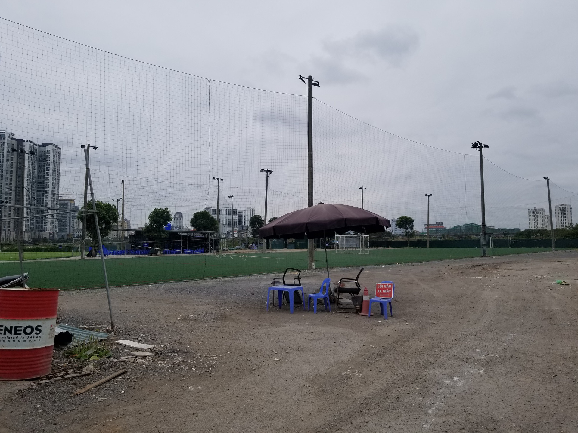 Sân bóng mini mọc lên ngay trên đất nông nghiệp tại ngõ 7 đường Tôn Thất Thuyết