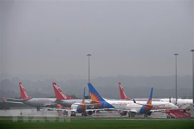 Máy bay đỗ tại sân bay Leeds Bradford, Anh ngày 16/8/2020. (Nguồn: AFP/TTXVN).