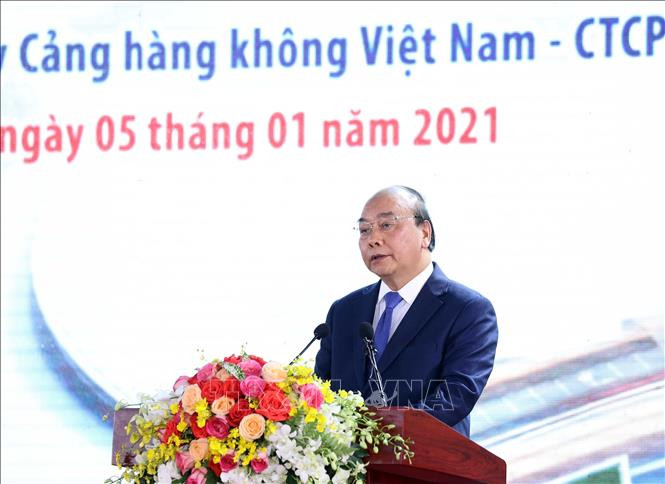 Thủ tướng Nguyễn Xuân Phúc phát lệnh khởi công. Ảnh: Thống Nhất/TTXVN.