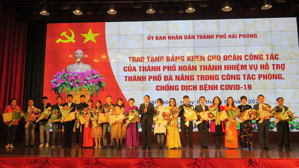 UBND TP Hải Phòng tặng bằng khen cho cá nhân thuộc đoàn công tác y tế hỗ trợ Đà Nẵng 