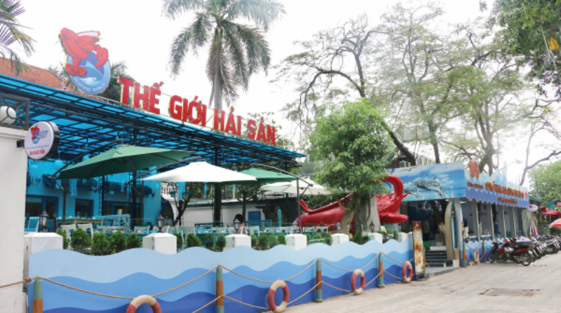 Nhà hàng Thế giới Hải sản tại số 9A Đào Tấn vốn là đất của Vườn thú Hà Nội