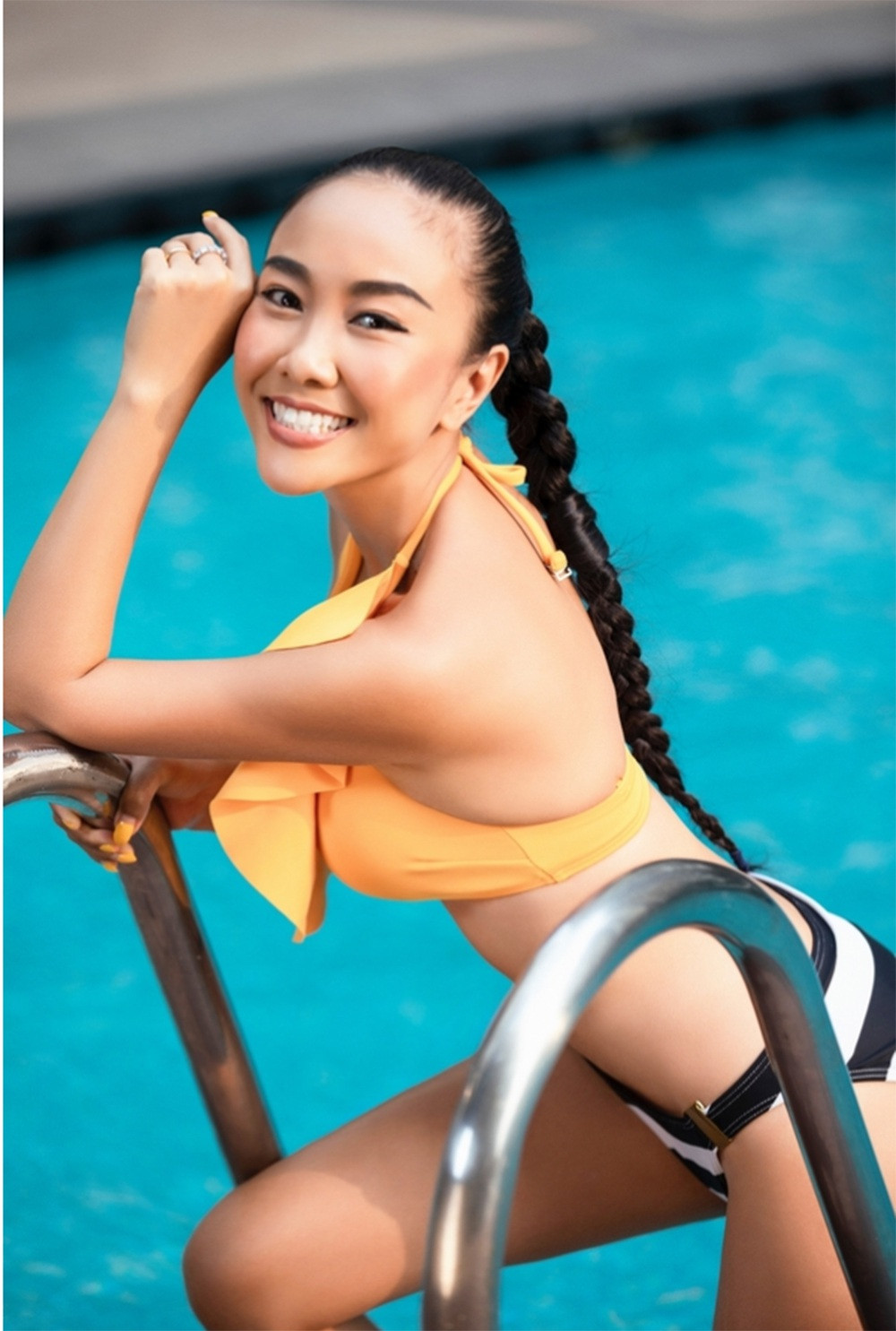 Tương tự siêu mẫu Minh Tú, Đoan Trang chưa bao giờ có ý định thay đổi màu sắc làn da của mình dù cô có điều kiện. Hơn nữa, chồng của nữ ca sĩ là đàn ông ngoại quốc nên càng thích phụ nữ có da nâu.