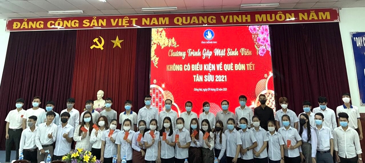 Do dịch bệnh Covid-19 hhiều lưu học sinh Lào, Campuchia không về nước được. 