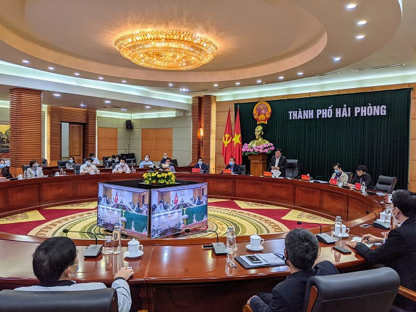 Phó Chủ tịch UBND TP Hải Phòng Nguyễn Đức Thọ phát biểu tại cuộc họp.