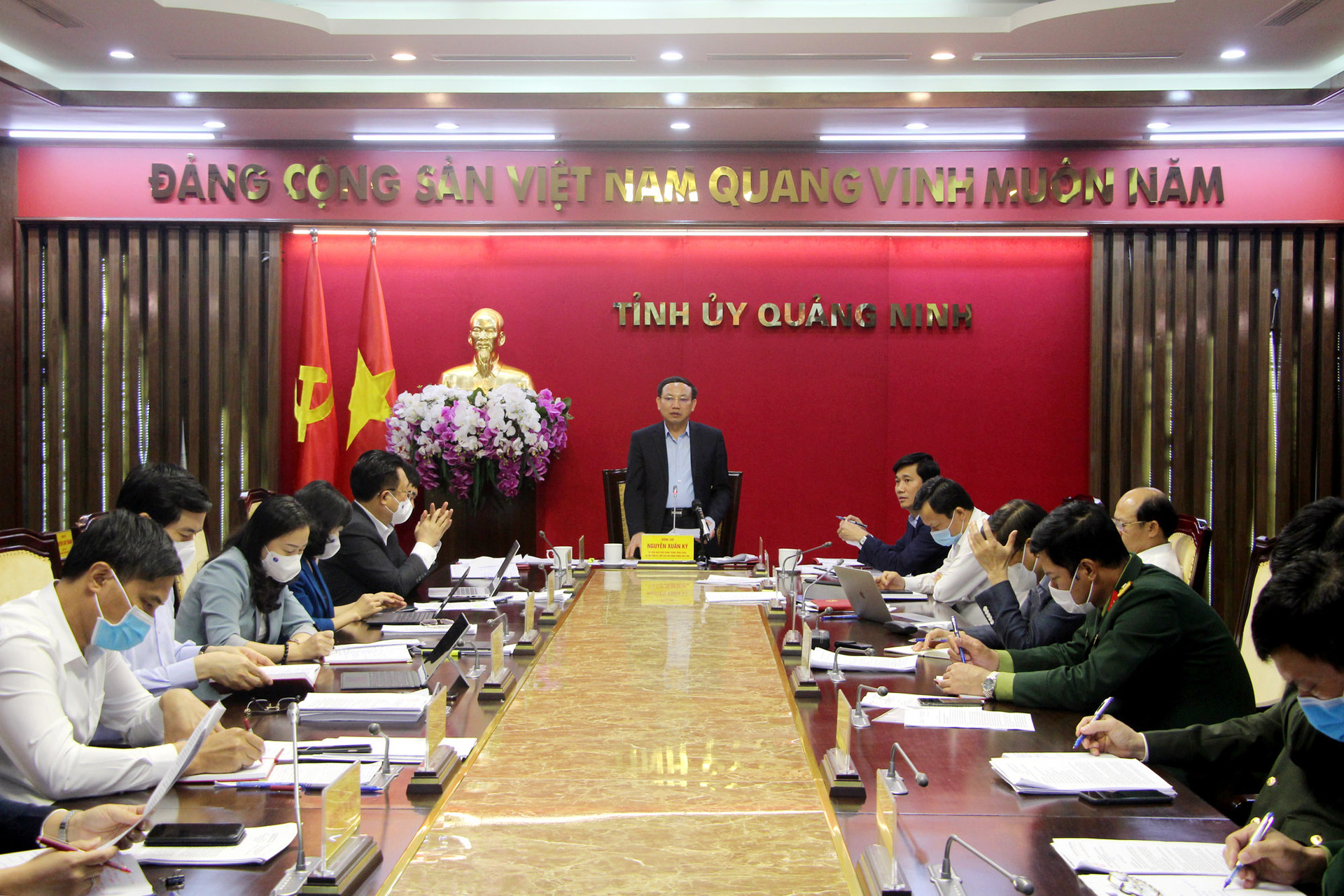 Nguyễn Xuân Ký, Ủy viên BCH Trung ương Đảng, Bí thư Tỉnh ủy, Chủ tịch HĐND tỉnh, kết luận tại cuộc họp. Ảnh: Báo Quảng Ninh.