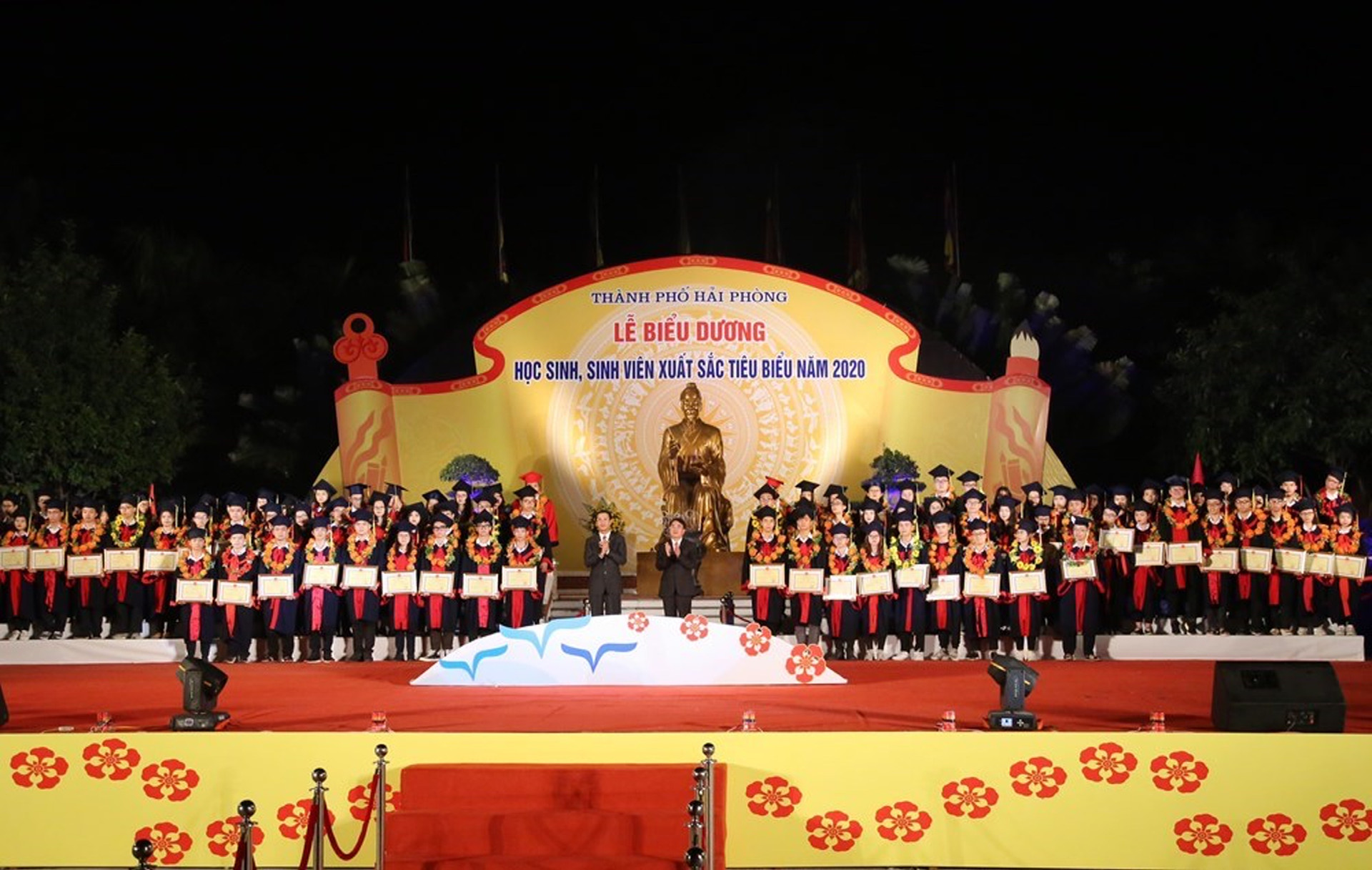 Hải Phòng tuyên dương các học sinh xuất sắc tiêu biểu năm 2020, ảnh Haiphong.gov.vn