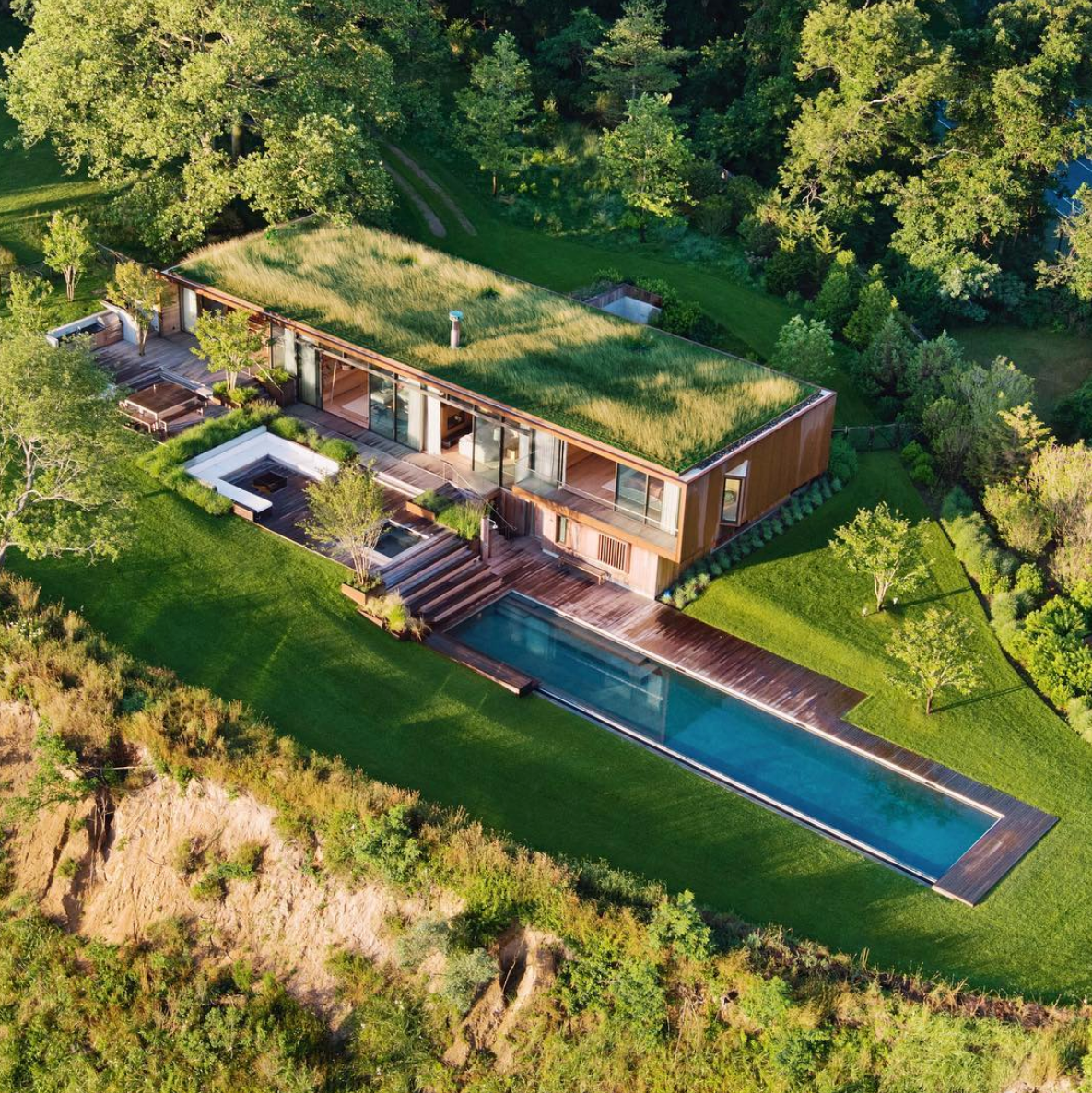 Căn nhà được thiết kế nhằm giảm thiểu sự ảnh hưởng tới môi trường xung quanh (Ảnh: Instagram).