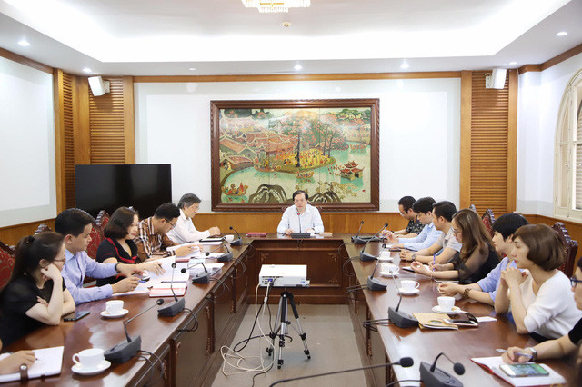 Thứ trưởng Tạ Quang Đông làm việc với Học viện Múa Việt Nam. Ảnh: Bộ VH-TT&DL