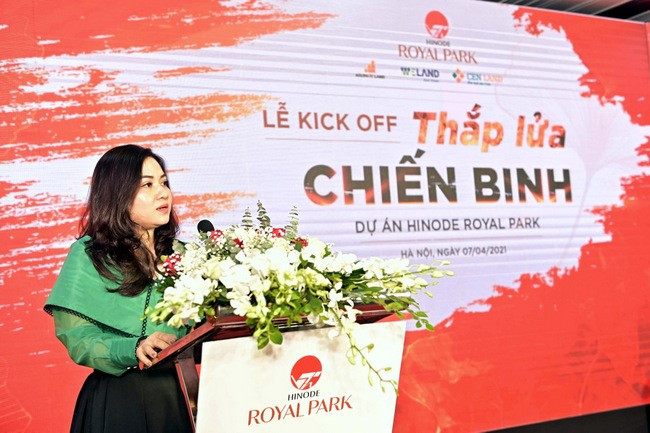 Bà Đoàn Thị Thanh Huyền - Giám đốc kinh doanh Chủ đầu tư WTO phát biểu tại lễ ký kết.