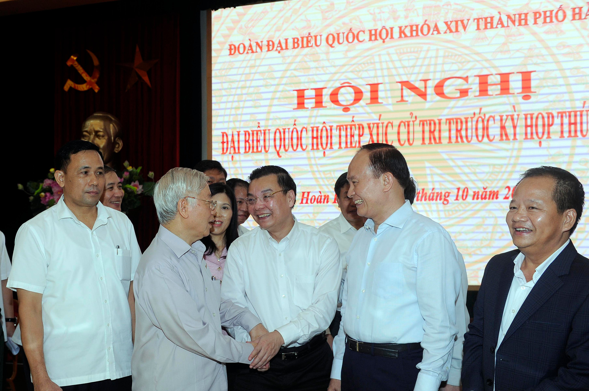 Tổng Bí thư Nguyễn Phú Trọng tiếp xúc cử tri-Ảnh: Quang Vinh