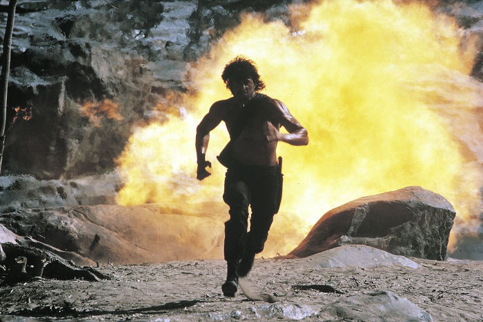 Nhân vật luôn có khả năng chạy thoát khỏi một vụ nổ với tốc độ phi thường.
