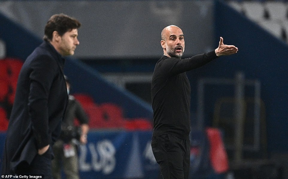 HLV Pep Guardiola tái ngộ HLV Pochettino, hai người đã có nhiều lần giáp mặt nhau ở Premier League. Man City nhập cuộc tự tin trên sân của PSG, đội khách lấn lướt trong những phút đầu.