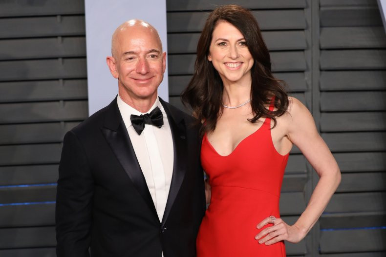 Tỷ phú Jeff Bezos cũng đã ly hôn sau 26 năm gắn bó trong hôn nhân.