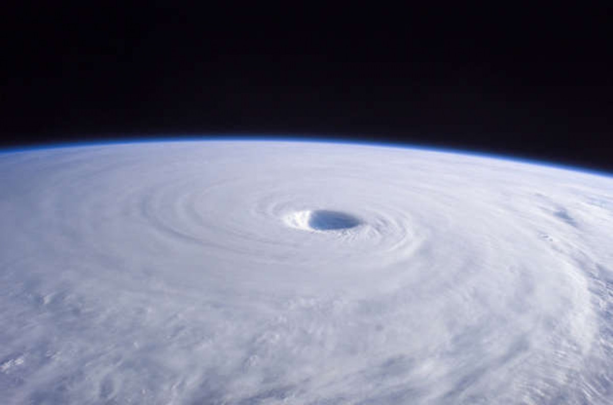 Hình ảnh ấn tượng của cơn bão Nabi được một thành viên của Trạm Vũ trụ Quốc tế ghi lại năm 2005.
