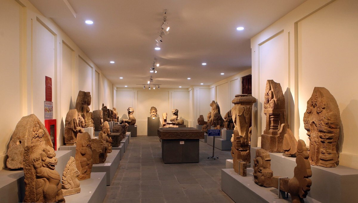 Một góc trưng bày của Bảo tàng Chăm tại Đà Nẵng.